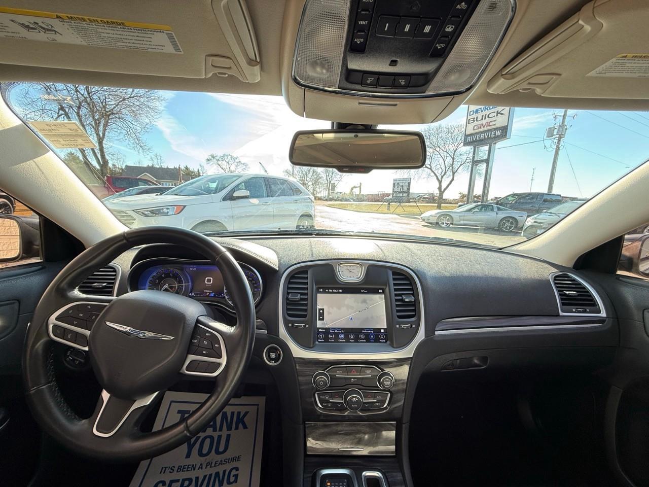 2018 Chrysler 300 Touring 4dr Rear-wheel Drive Sedan Photo