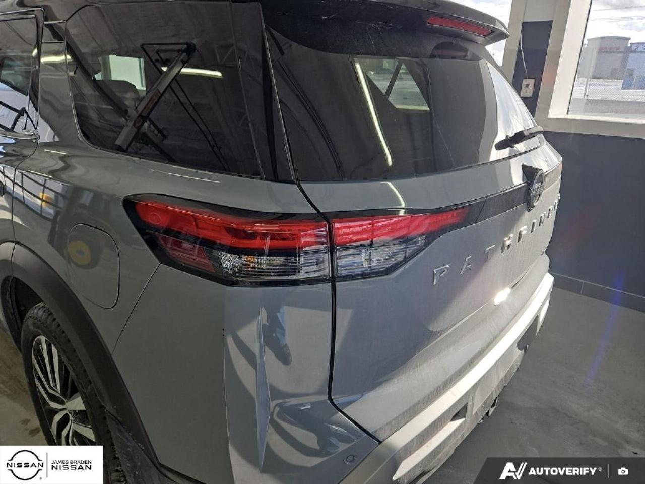 2024 Nissan Pathfinder Platinum 4WD Photo