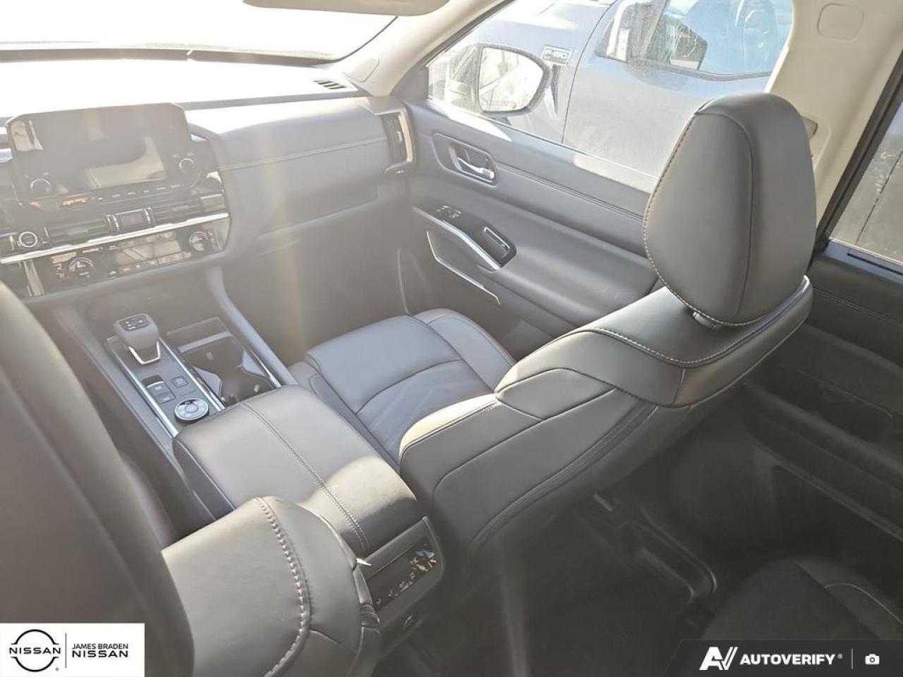 2024 Nissan Pathfinder Platinum 4WD Photo