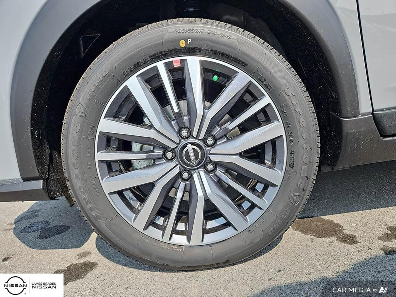 2025 Nissan Kicks Play SV FWD Photo