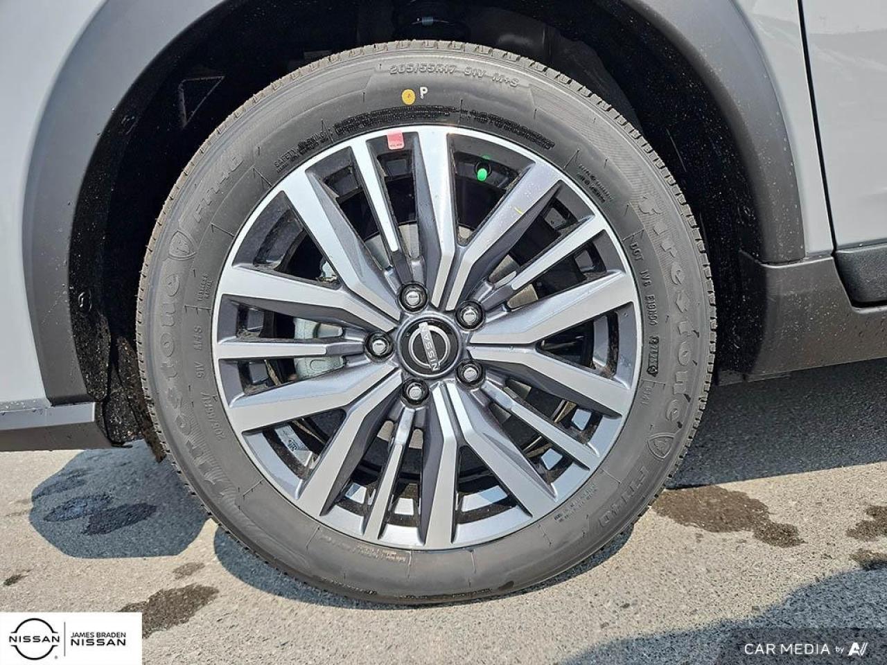 2025 Nissan Kicks Play SV FWD Photo