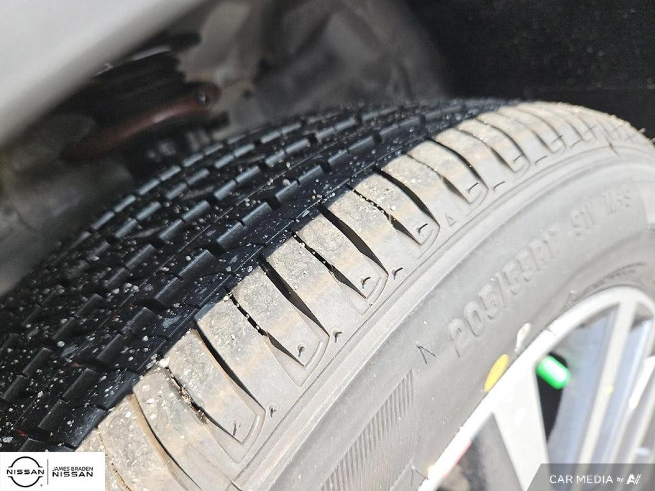 2025 Nissan Kicks Play SV FWD Photo