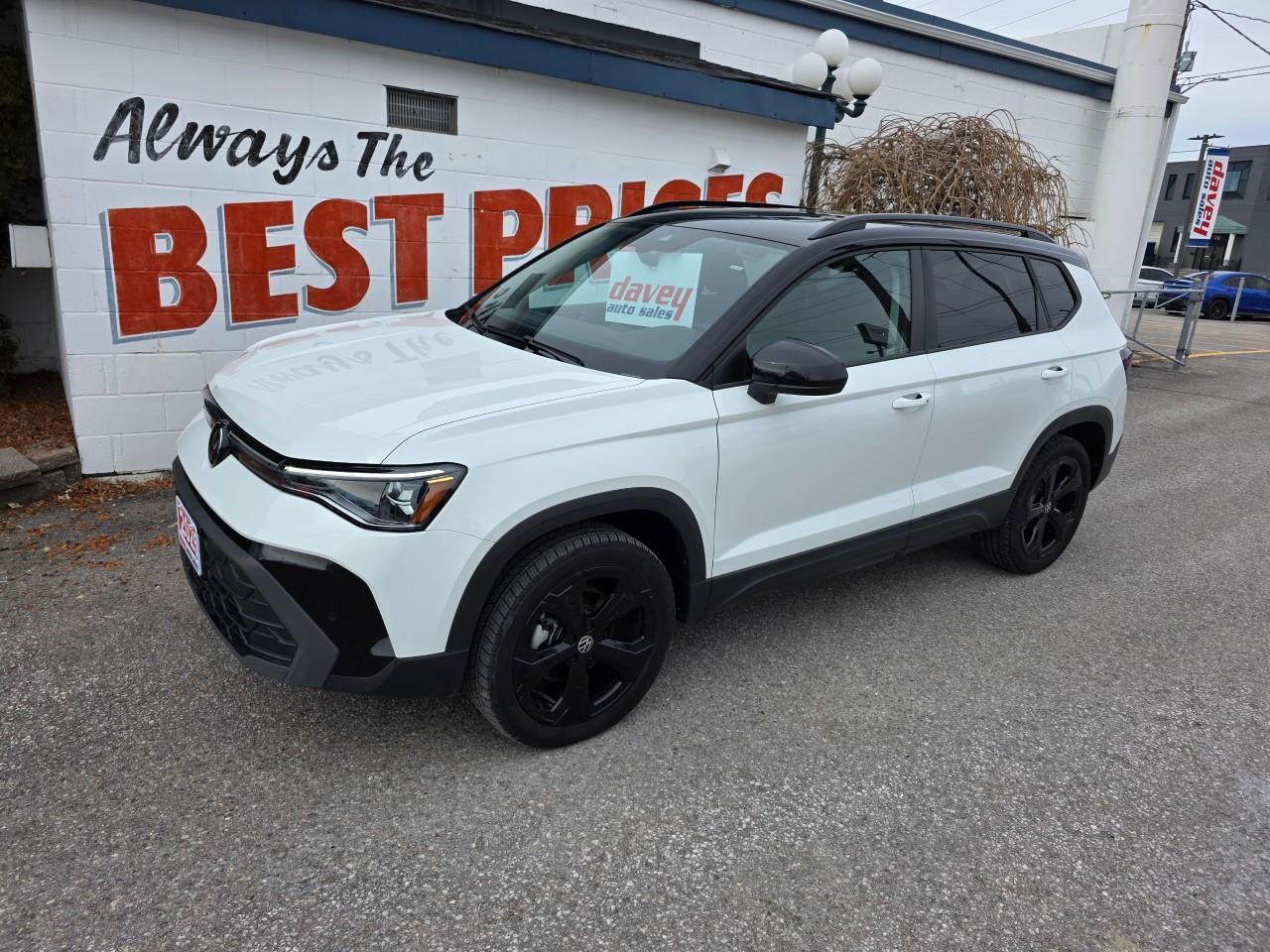 2025 Volkswagen Taos Comfortline Black Edition 4dr All-Wheel Drive 4MOTION Photo2