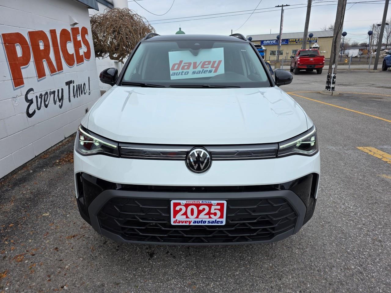 2025 Volkswagen Taos Comfortline Black Edition 4dr All-Wheel Drive 4MOTION Photo