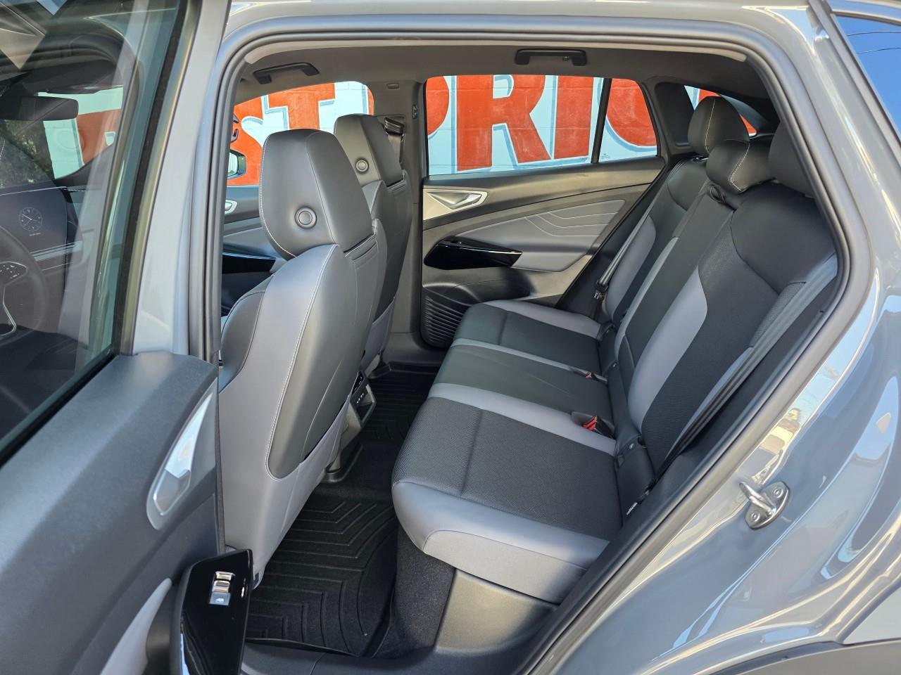 2023 Volkswagen ID.4 Pro w/SK On Battery 4dr All-Wheel Drive Photo