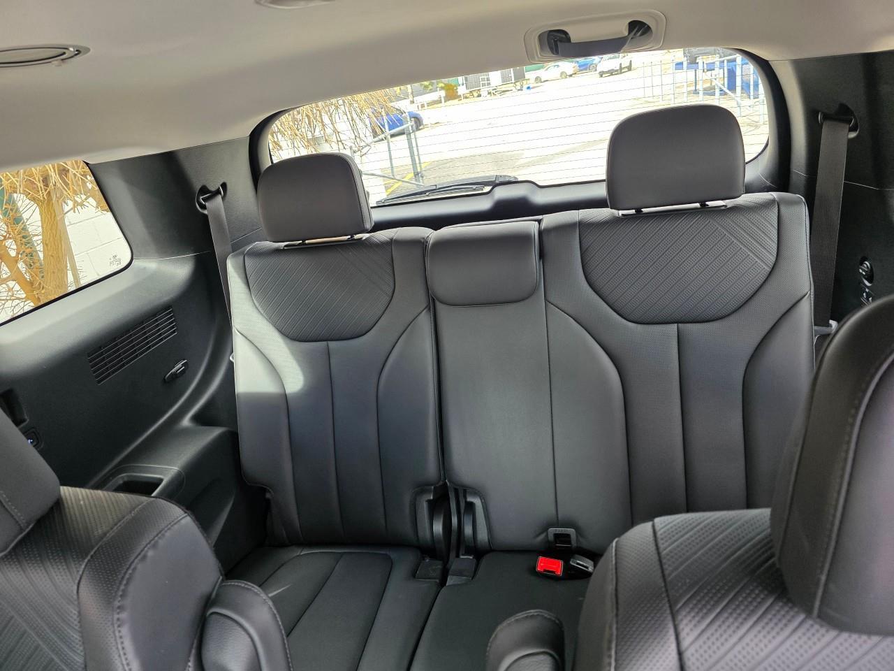 2025 Hyundai PALISADE Urban 7 Passenger 4dr All-Wheel Drive Photo