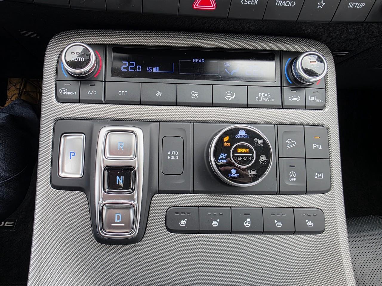 2025 Hyundai PALISADE Urban 7 Passenger 4dr All-Wheel Drive Photo