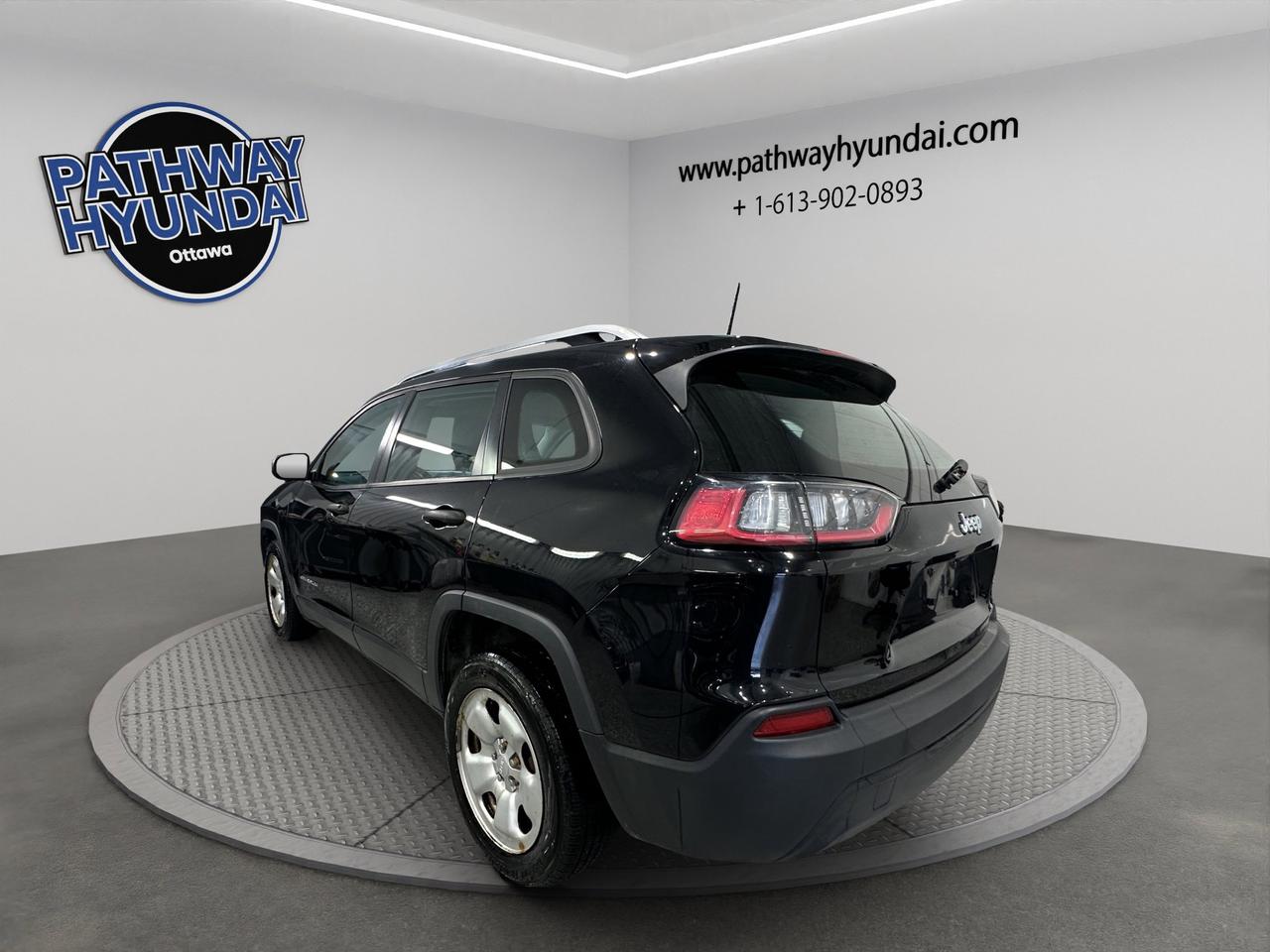 2019 Jeep Cherokee Sport | Reverse Cam | Heated Seats | Sunroof Photo4