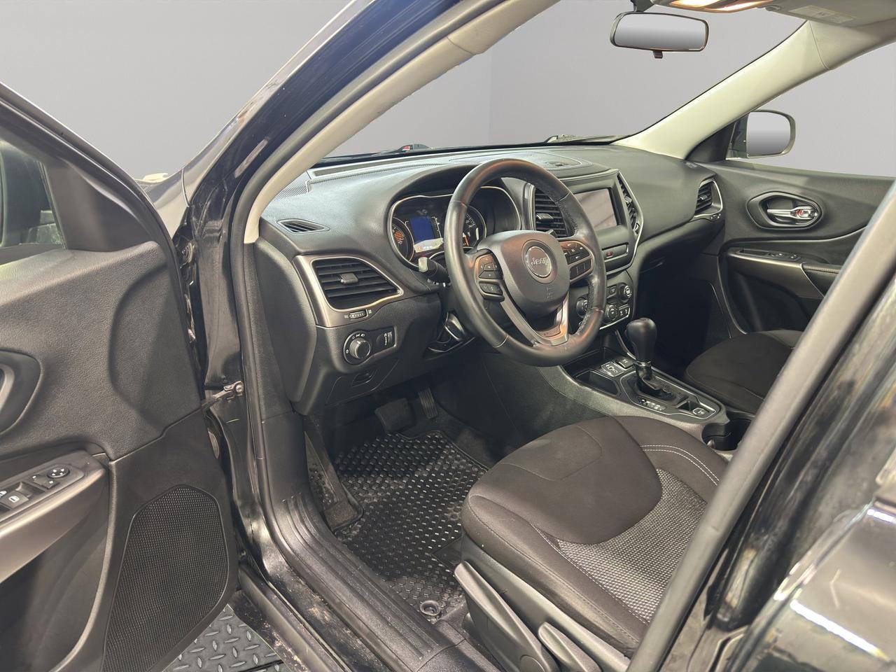 2019 Jeep Cherokee Sport | Reverse Cam | Heated Seats | Sunroof Photo