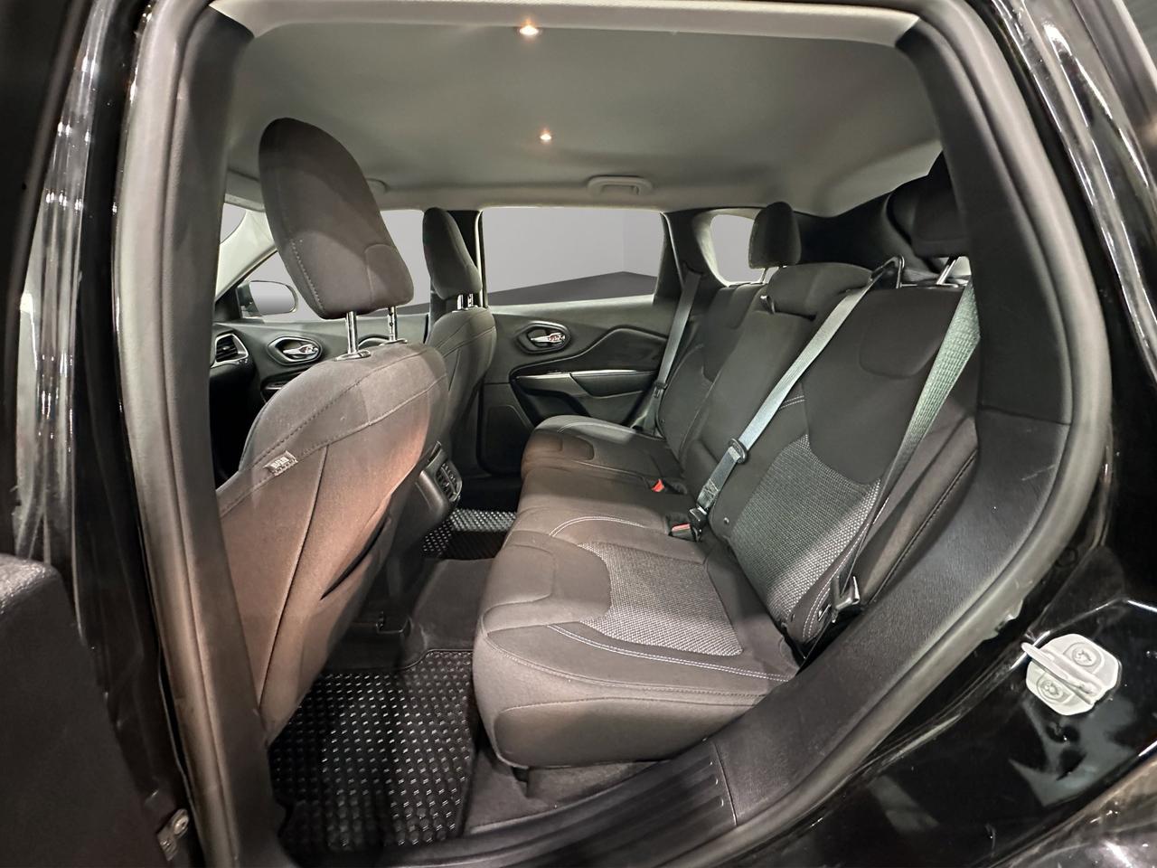 2019 Jeep Cherokee Sport | Reverse Cam | Heated Seats | Sunroof Photo