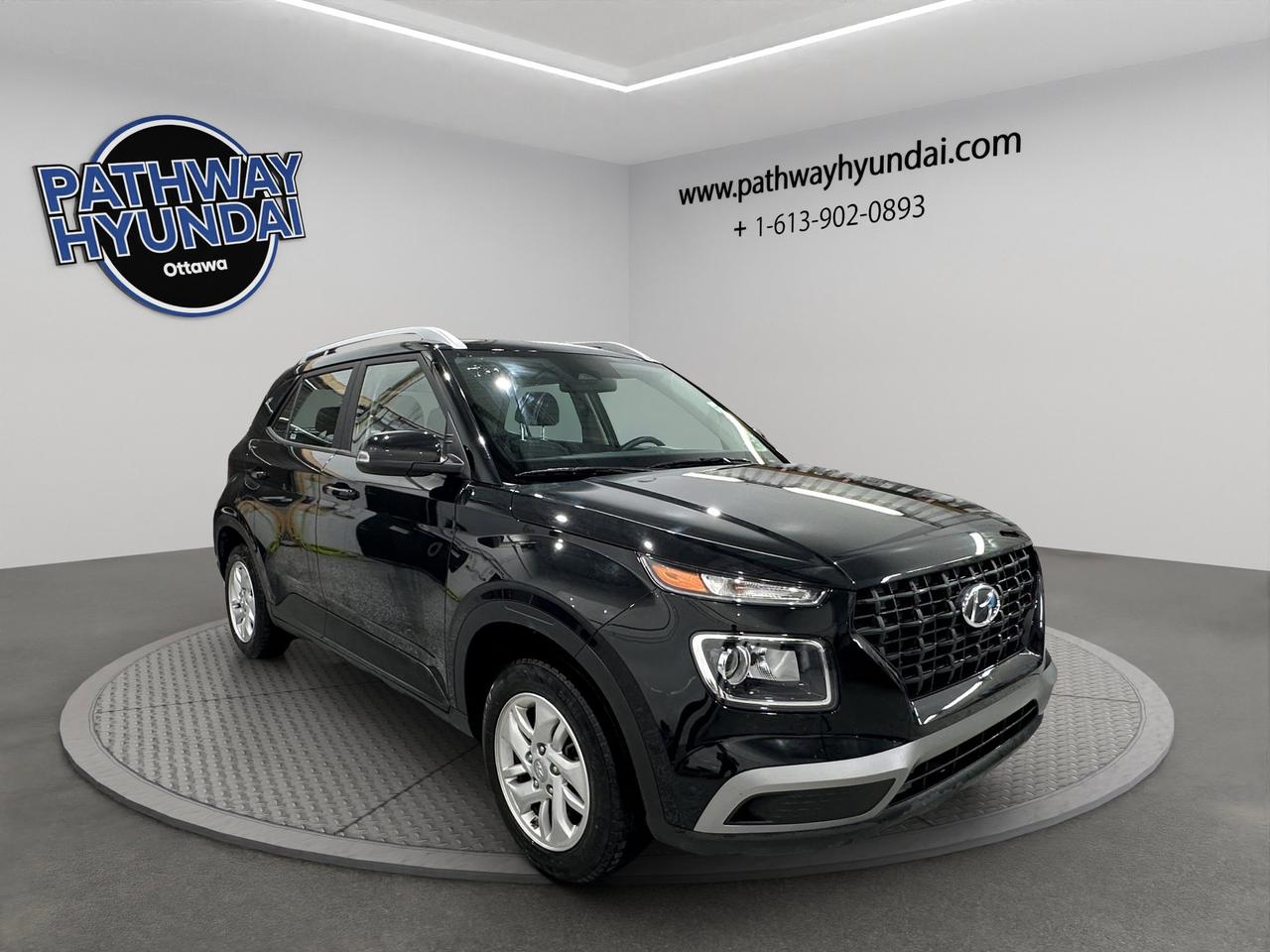 2024 Hyundai Venue Preferred | Reverse Cam | Heated Seats Photo