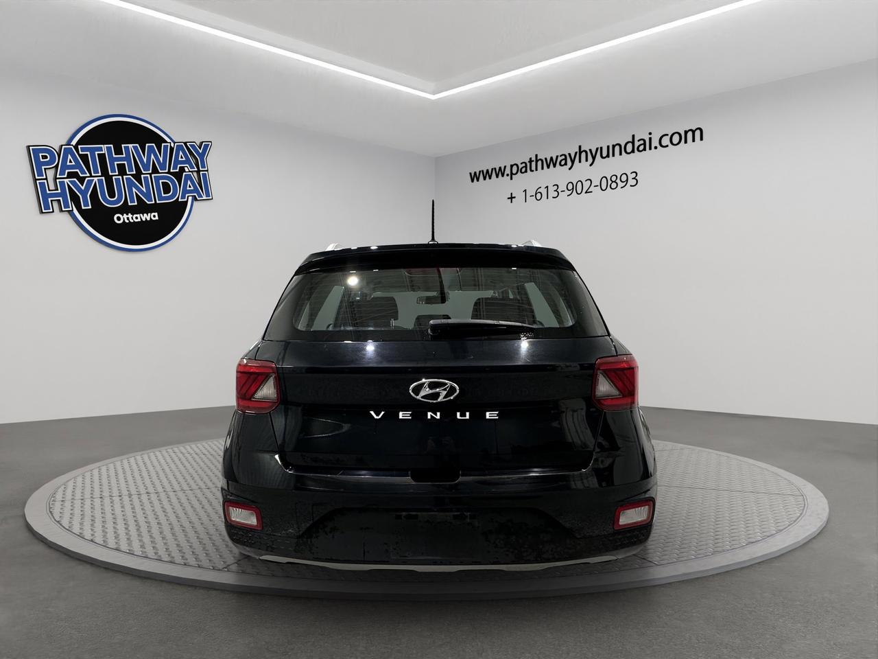 2024 Hyundai Venue Preferred | Reverse Cam | Heated Seats Photo4
