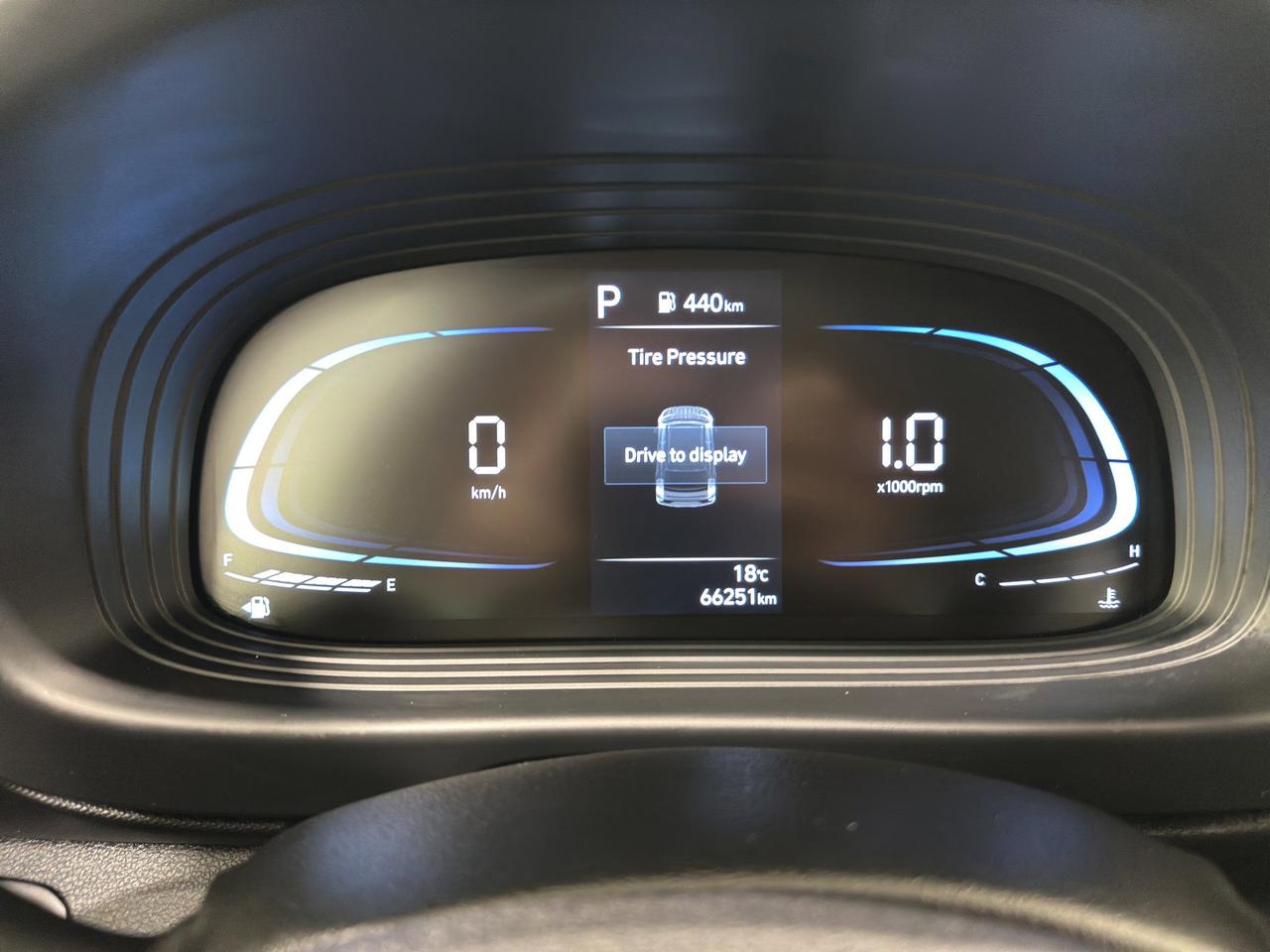 2024 Hyundai Venue Preferred | Reverse Cam | Heated Seats Photo