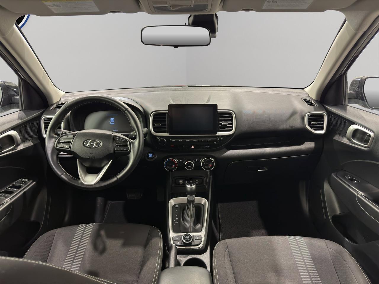 2024 Hyundai Venue Preferred | Reverse Cam | Heated Seats Photo