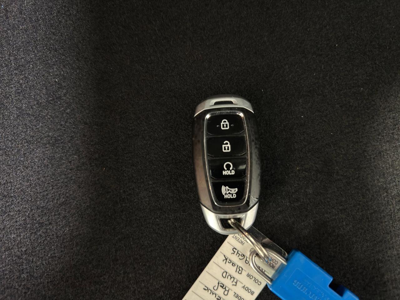 2024 Hyundai Venue Preferred | Reverse Cam | Heated Seats Photo