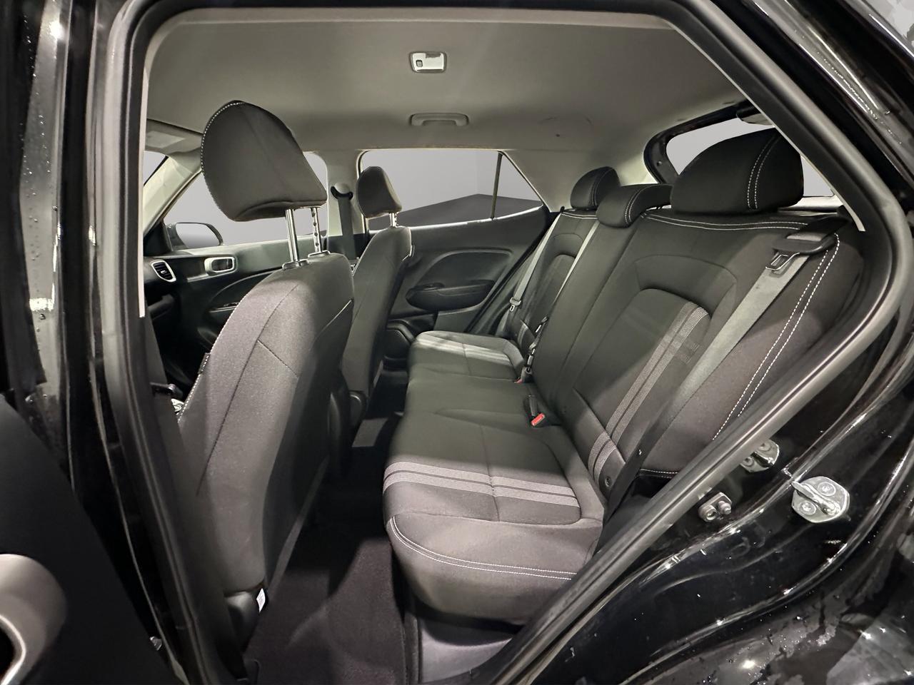 2024 Hyundai Venue Preferred | Reverse Cam | Heated Seats Photo