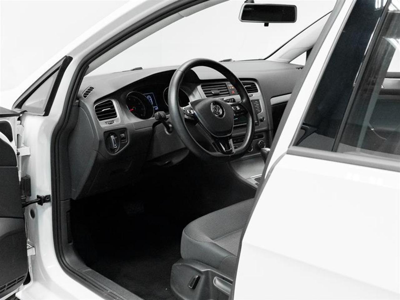 2016 Volkswagen Golf 1.8 TSI Trendline (A6) 4dr Hatchback Photo