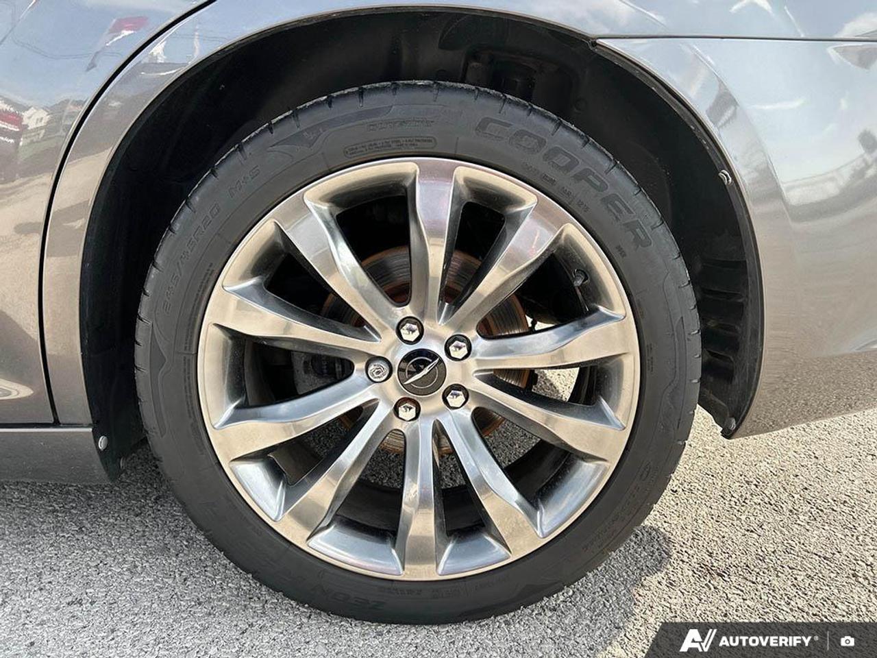 2014 Chrysler 300 S 4dr Rear-wheel Drive Sedan Photo