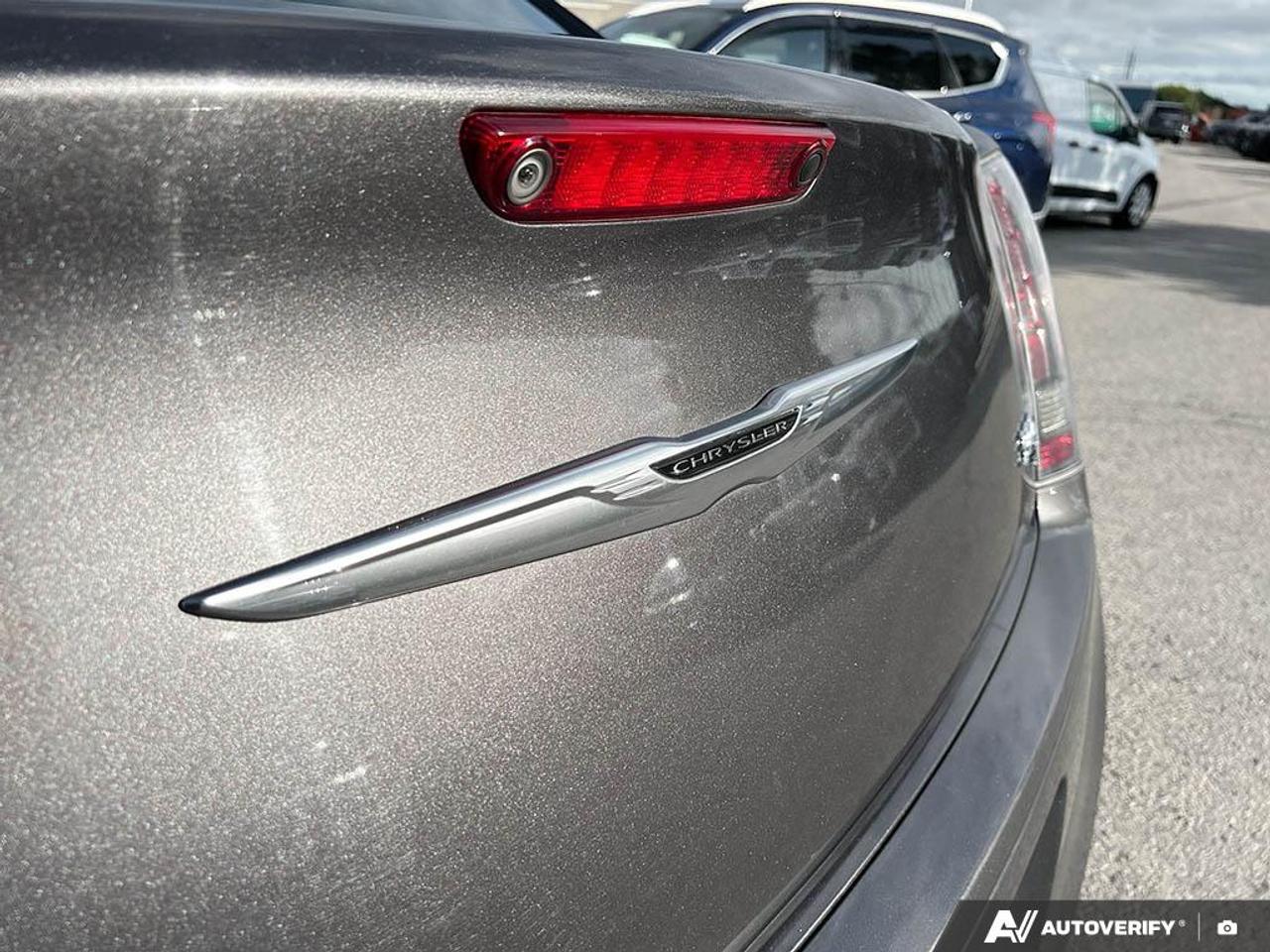 2014 Chrysler 300 S 4dr Rear-wheel Drive Sedan Photo