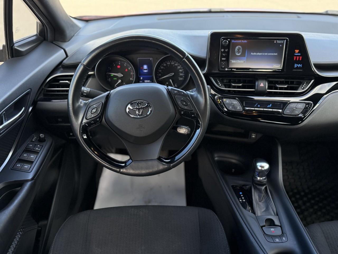 2018 Toyota C-HR XLE 4dr Front-Wheel Drive Sport Utility Photo