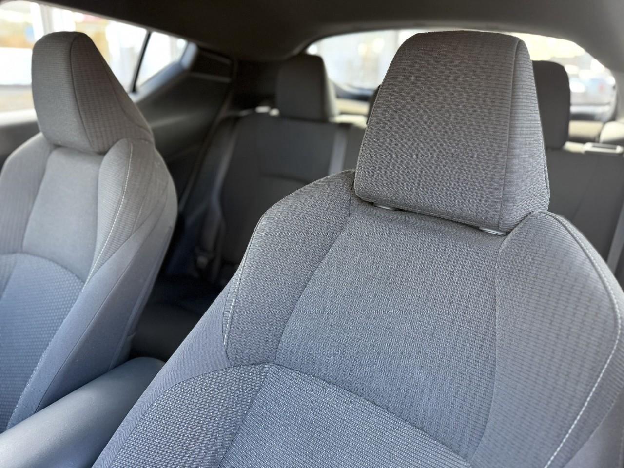 2018 Toyota C-HR XLE 4dr Front-Wheel Drive Sport Utility Photo