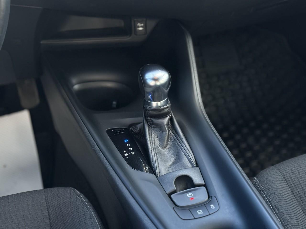 2018 Toyota C-HR XLE 4dr Front-Wheel Drive Sport Utility Photo