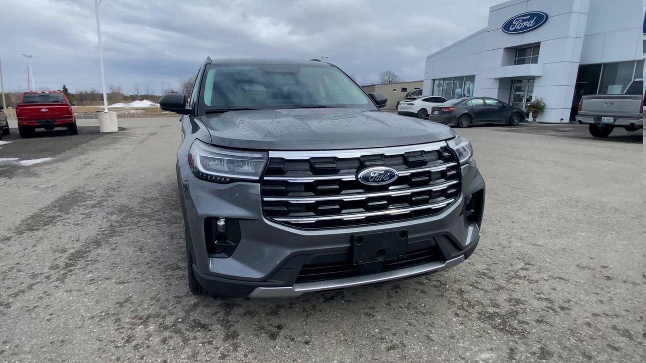 2026 Ford Explorer Active Photo2