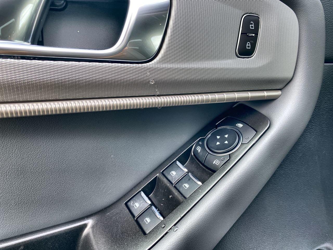 2026 Ford Explorer Active Photo