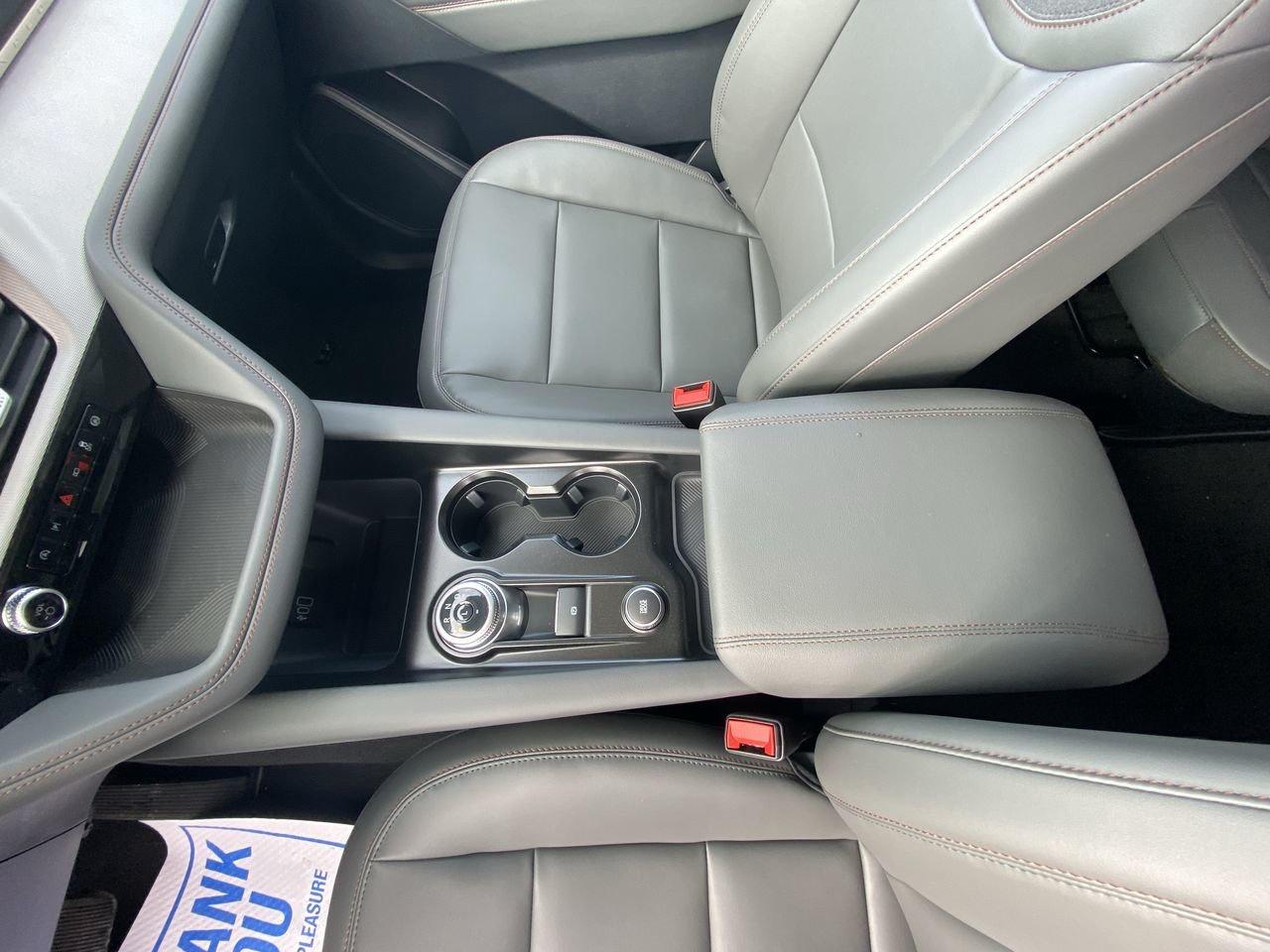 2026 Ford Explorer Active Photo