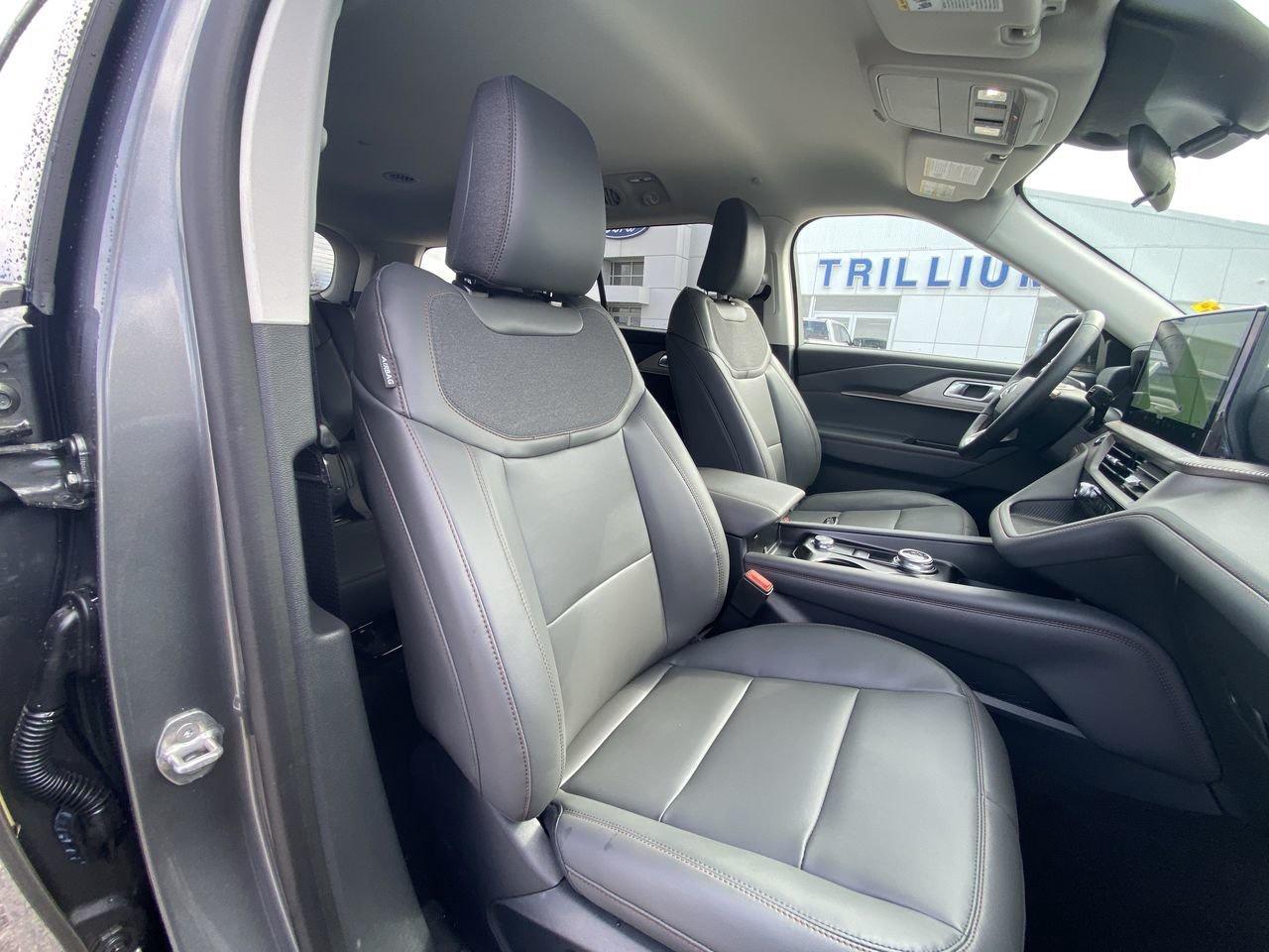 2026 Ford Explorer Active Photo