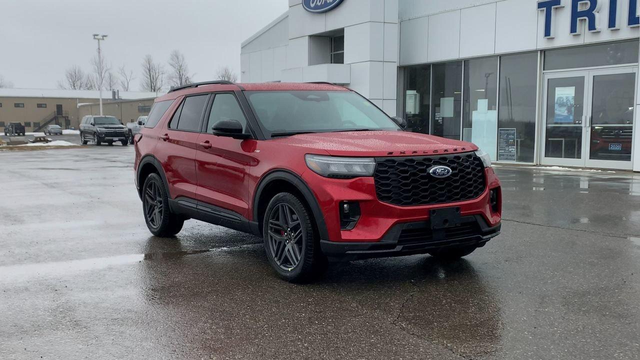 2026 Ford Explorer ST-Line Photo2