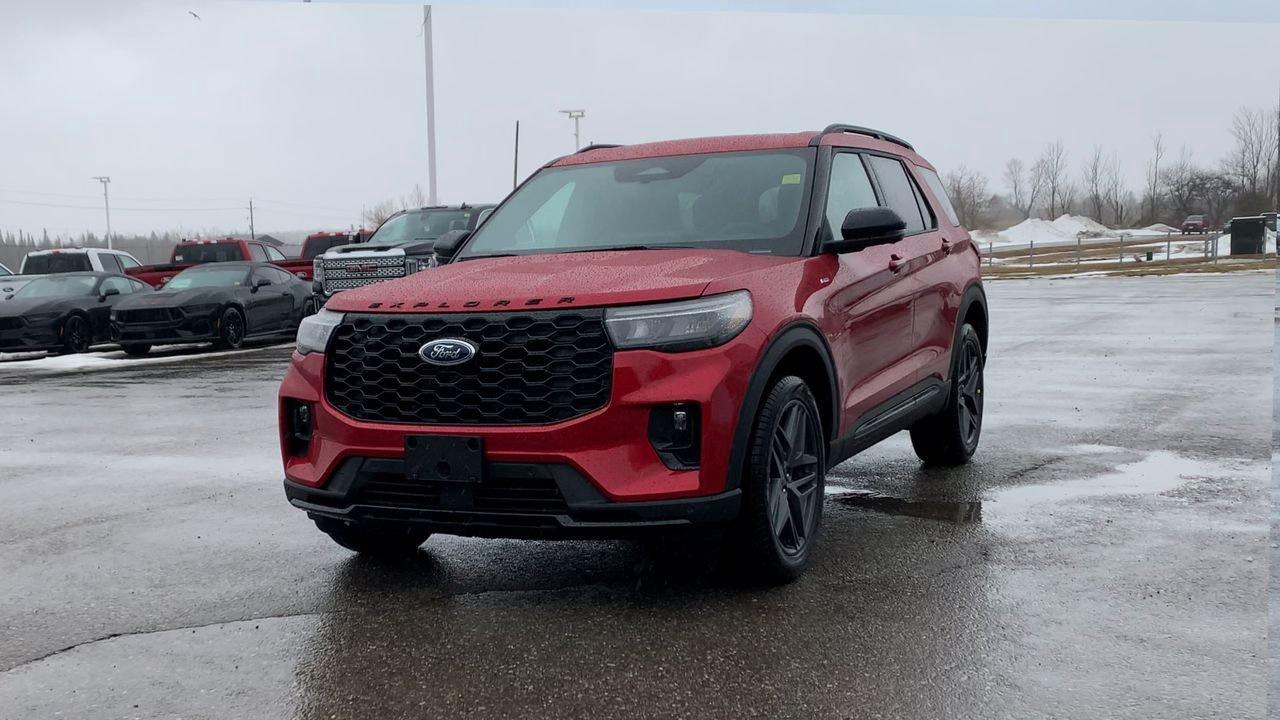 2026 Ford Explorer ST-Line Photo3