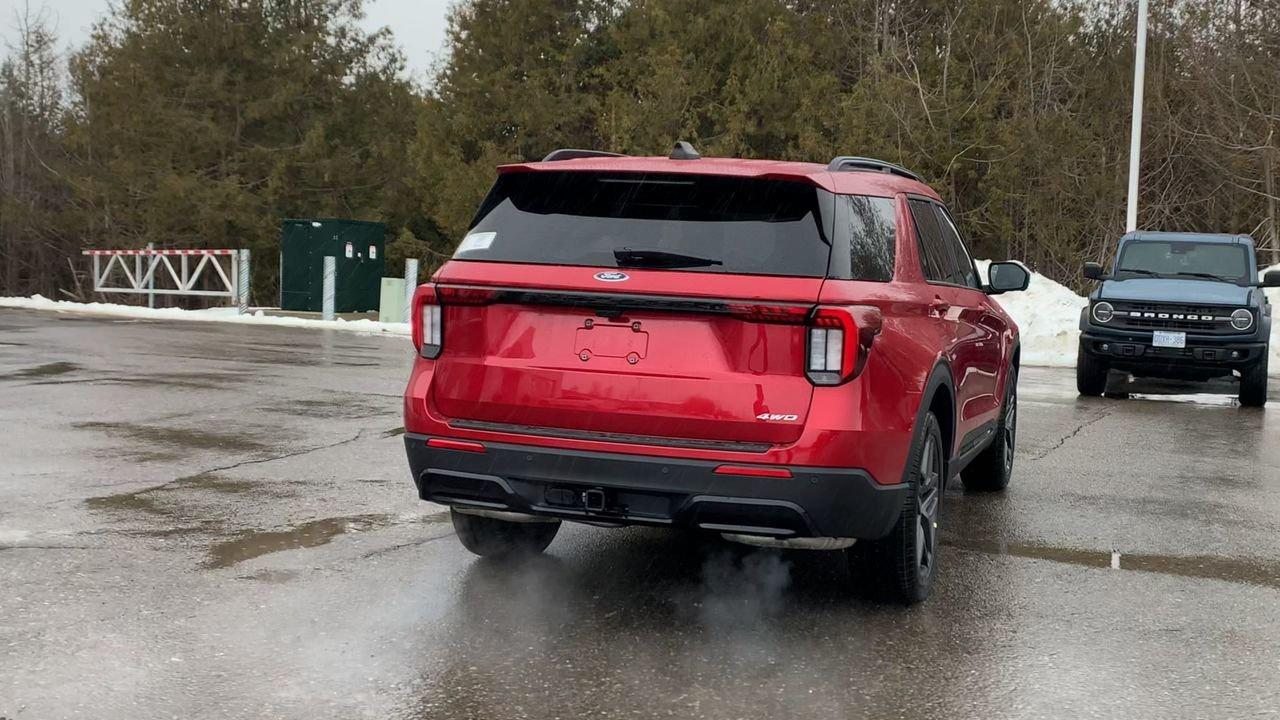 2026 Ford Explorer ST-Line Photo