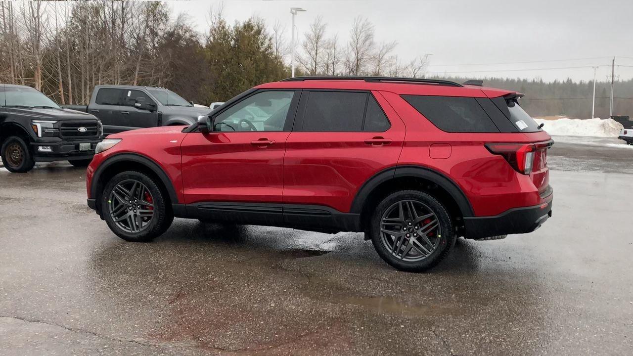2026 Ford Explorer ST-Line Photo