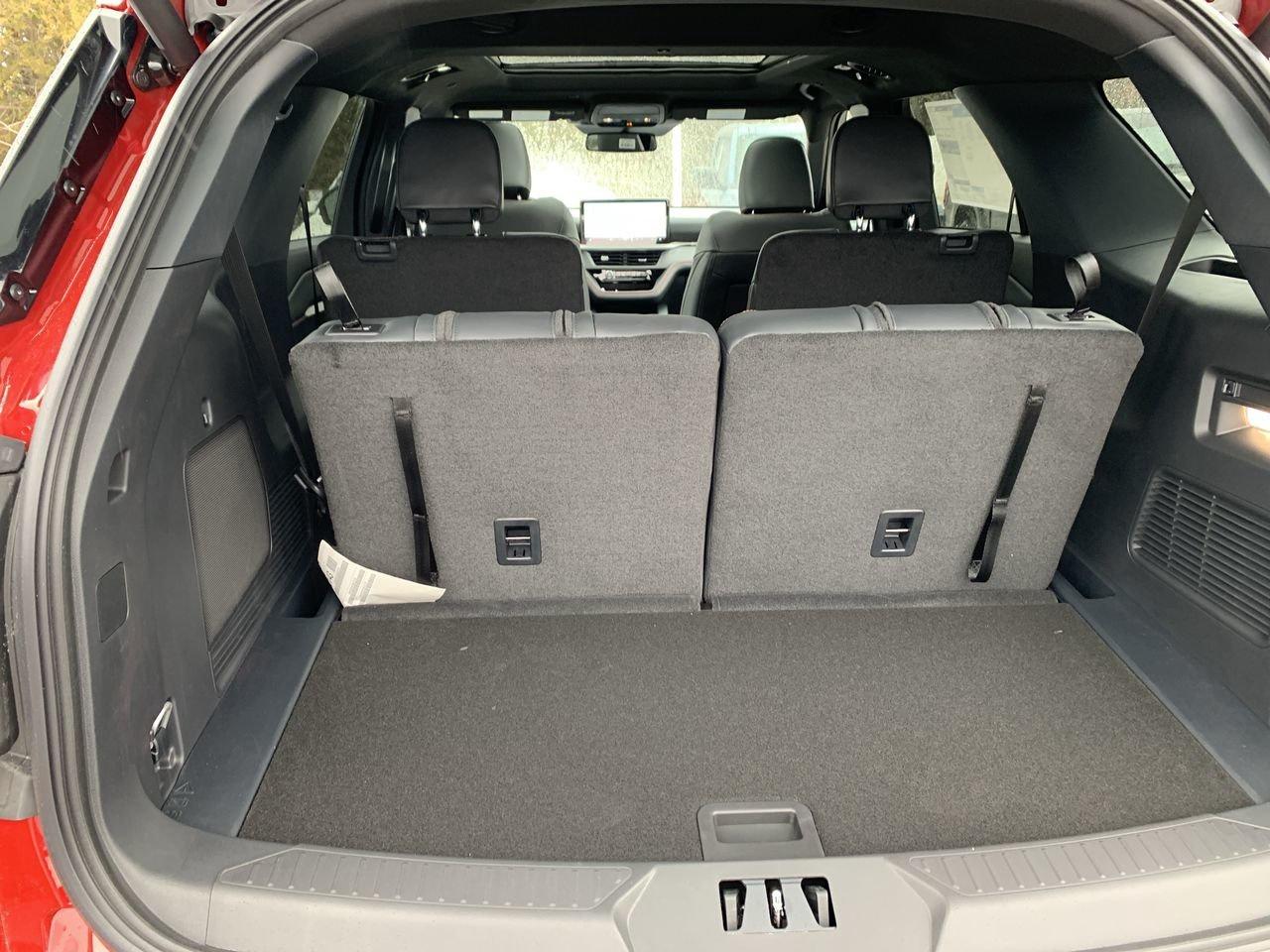 2026 Ford Explorer ST-Line Photo