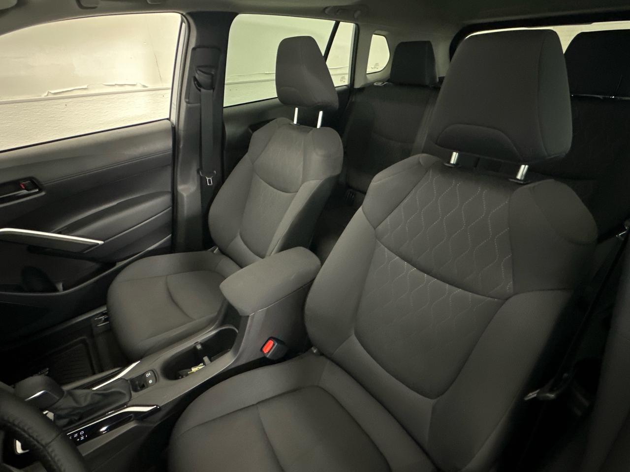 2025 Toyota Corolla Cross LE 4dr All-Wheel Drive Photo