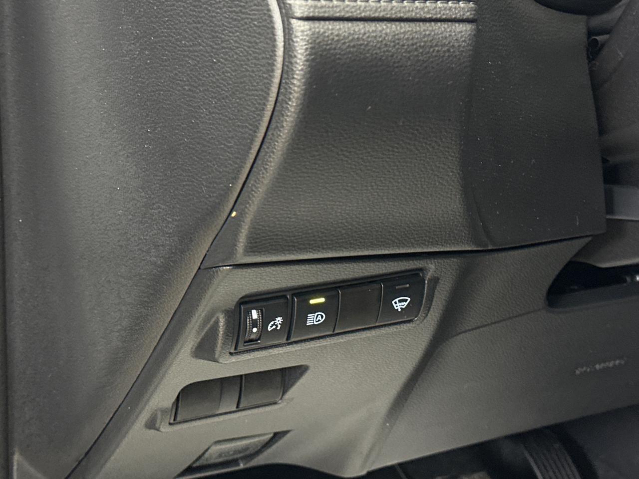 2025 Toyota Corolla Cross LE 4dr All-Wheel Drive Photo