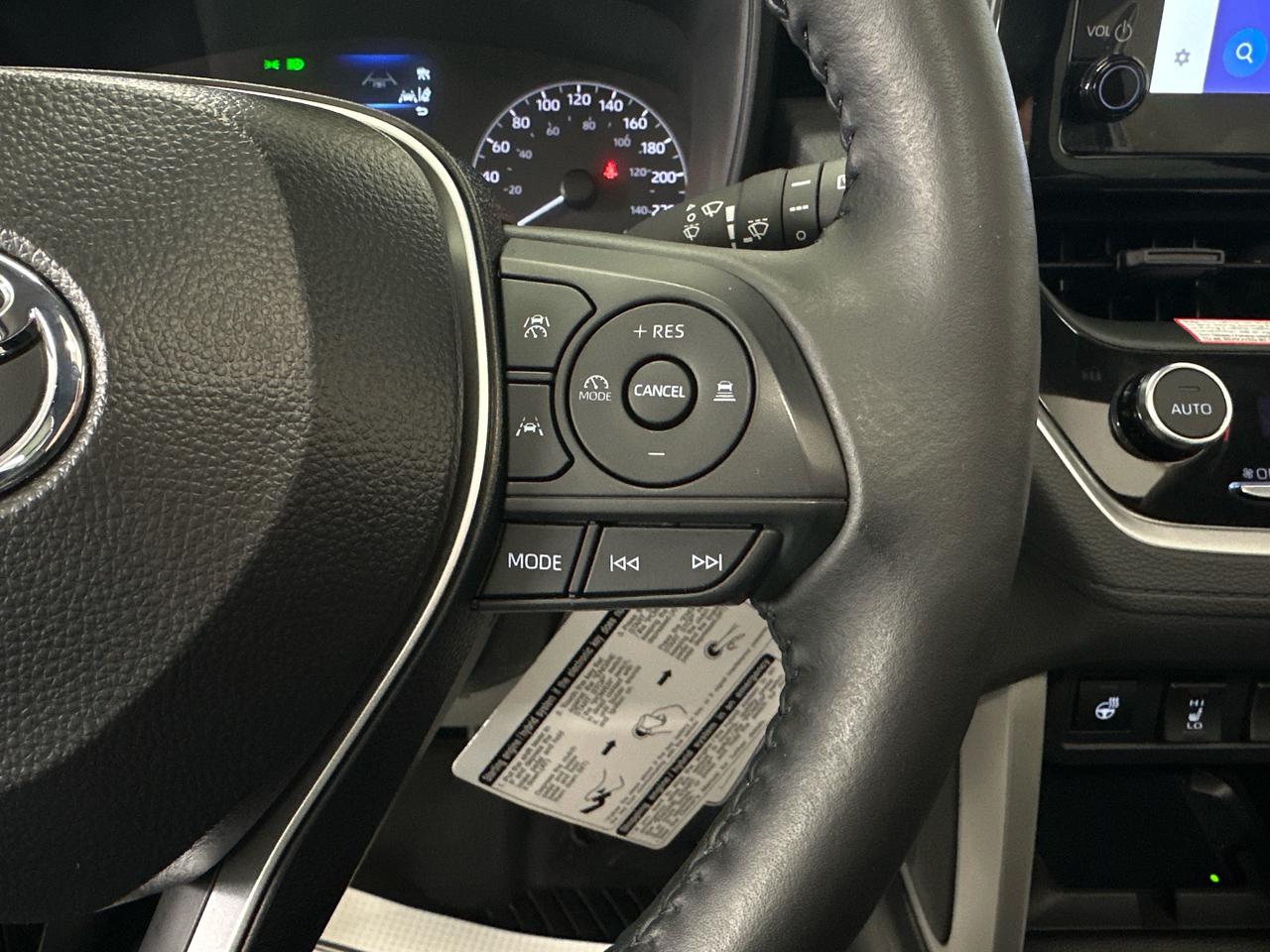 2025 Toyota Corolla Cross LE 4dr All-Wheel Drive Photo