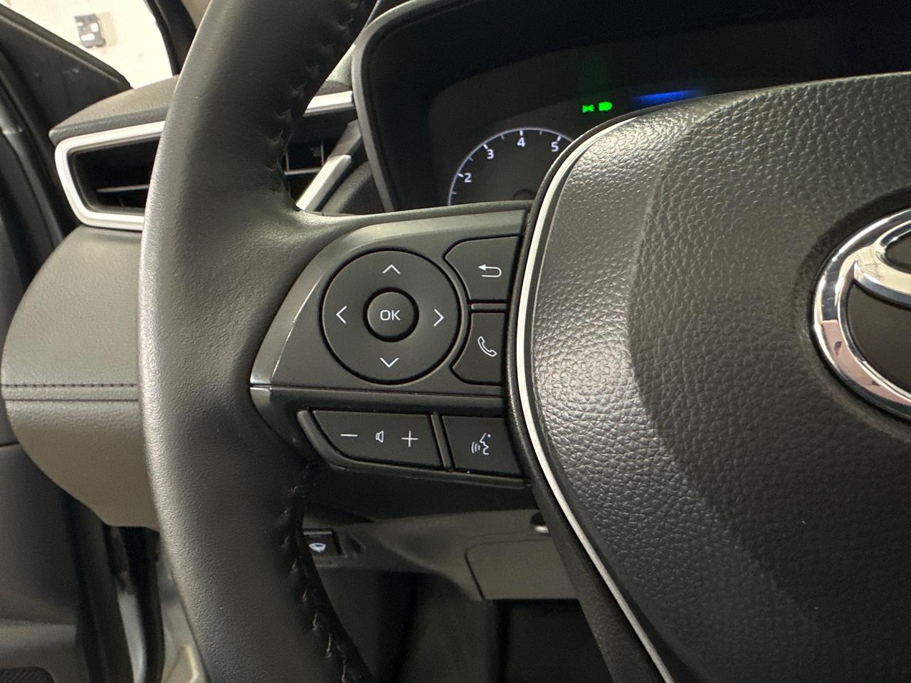 2025 Toyota Corolla Cross LE 4dr All-Wheel Drive Photo