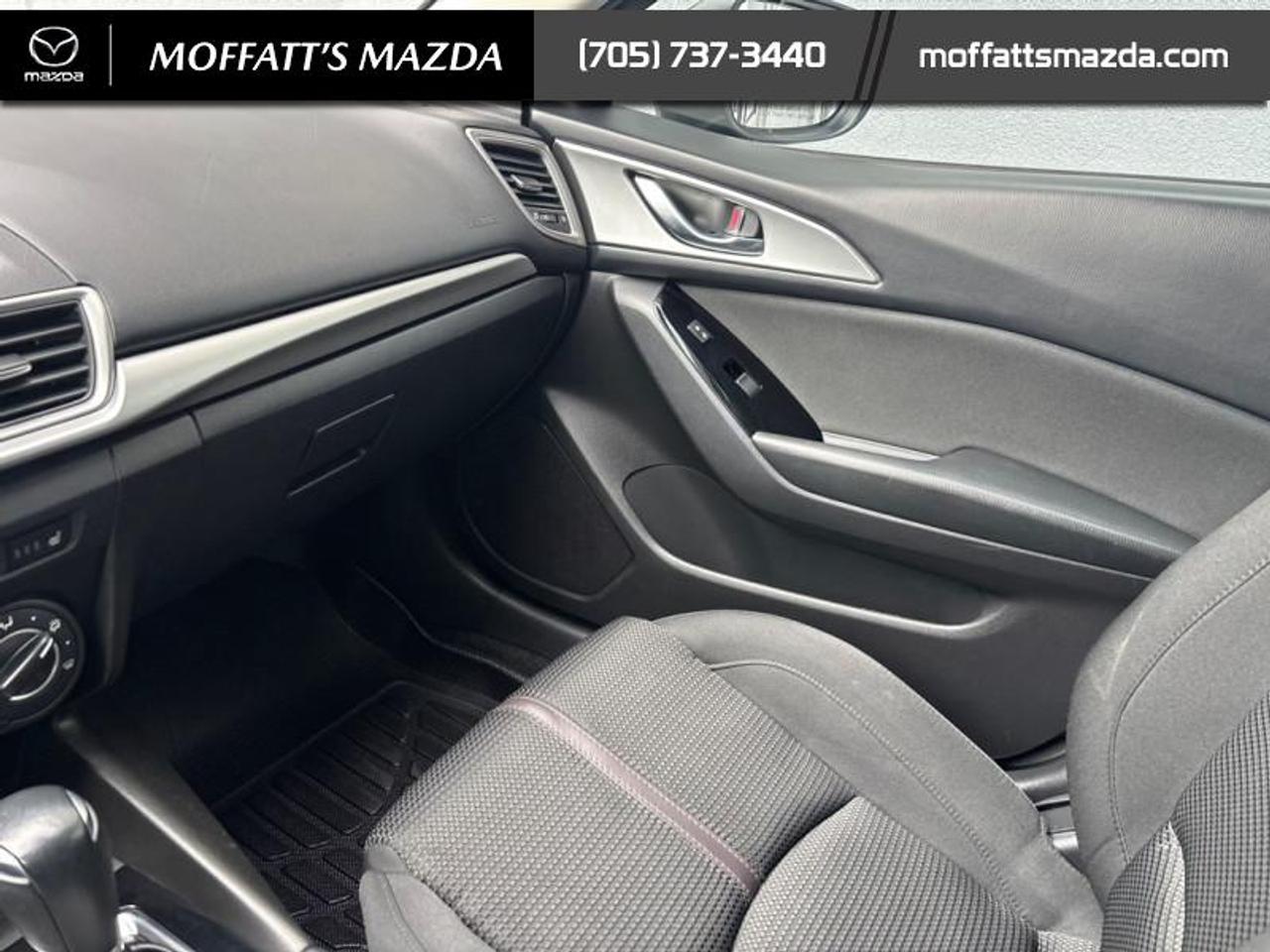 2018 Mazda Mazda3 Sport GS Photo