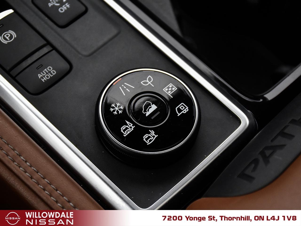 2022 Nissan Pathfinder Platinum 4dr 4x4 Photo