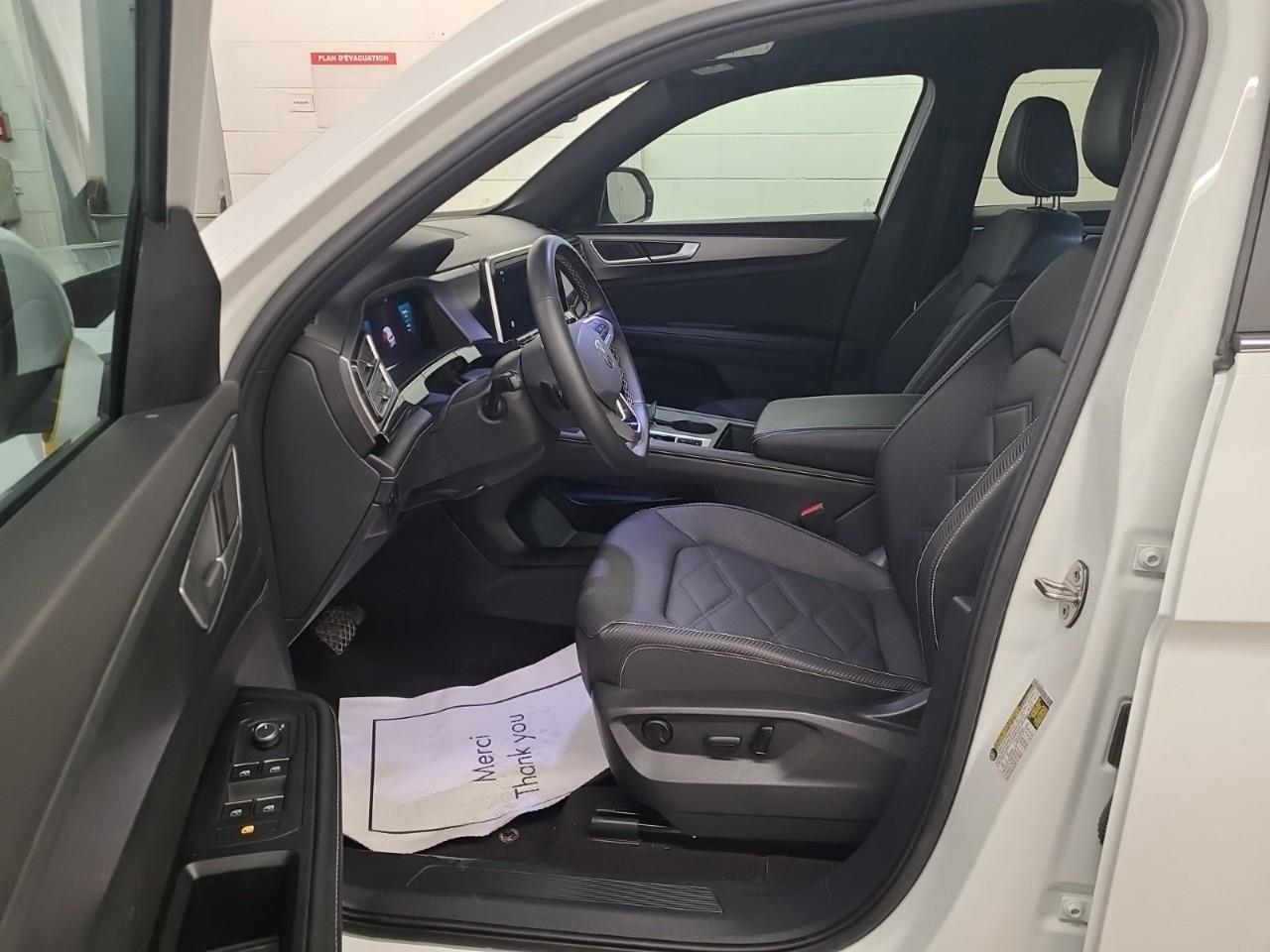 2024 Volkswagen Atlas Cross Sport 2.0 TSI Comfortline 4dr All-Wheel Drive 4MOTION Photo4