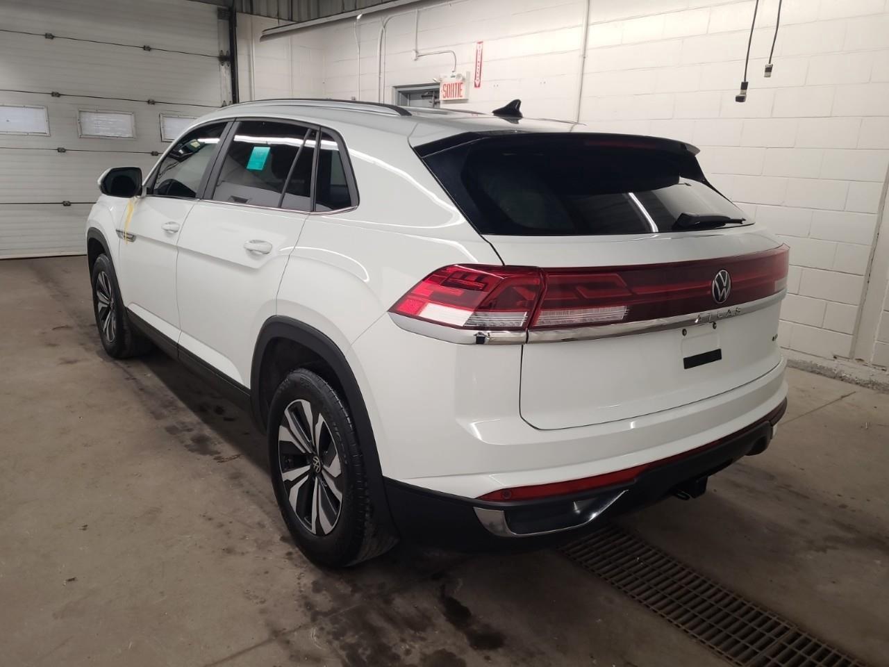 2024 Volkswagen Atlas Cross Sport 2.0 TSI Comfortline 4dr All-Wheel Drive 4MOTION Photo