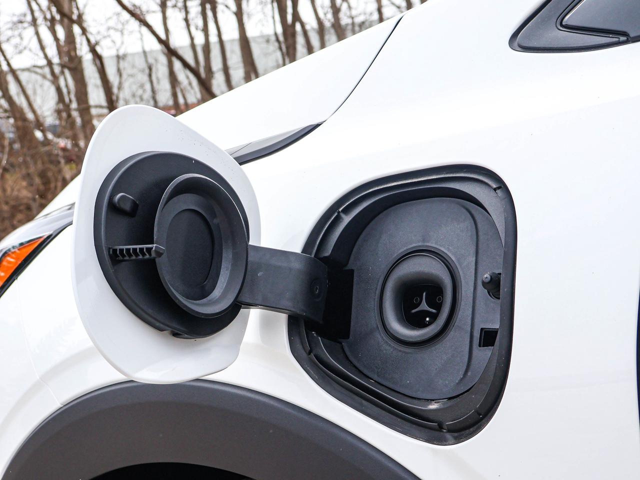 2027 Chevrolet Bolt LT Photo
