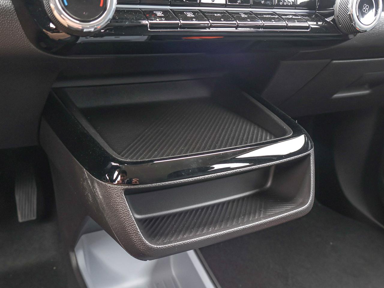 2027 Chevrolet Bolt LT Photo