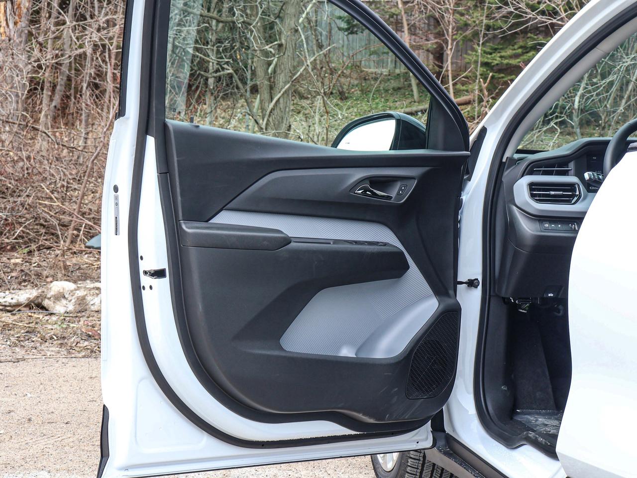 2027 Chevrolet Bolt LT Photo