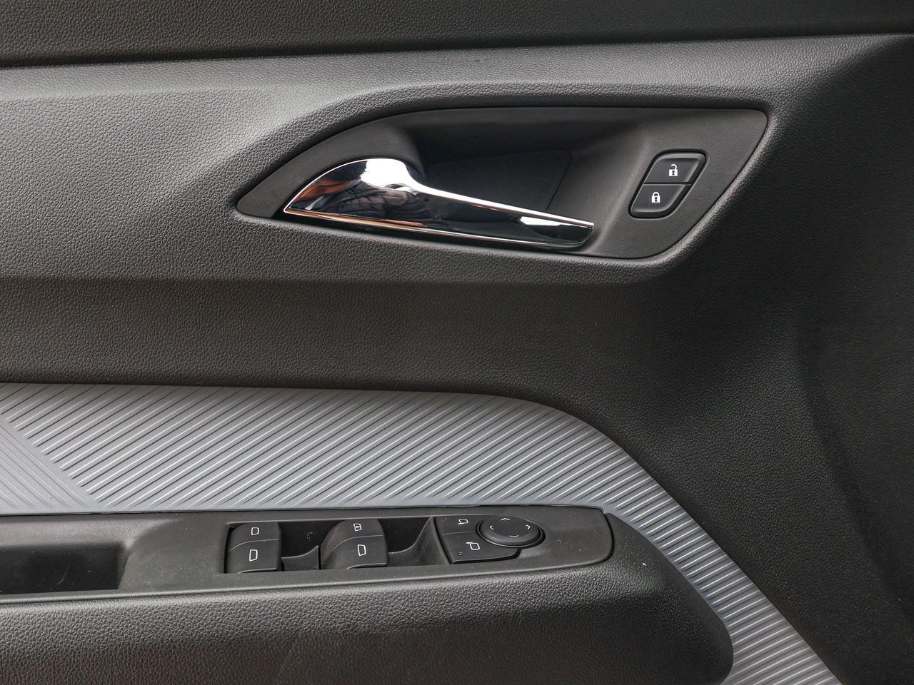2027 Chevrolet Bolt LT Photo