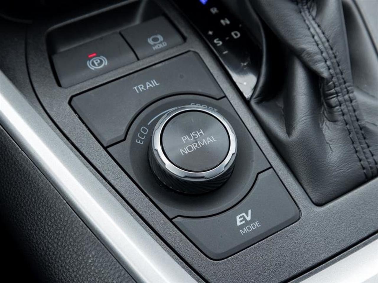 2025 Toyota RAV4 Hybrid XLE AWD Moonroof| Backup Cam| Heated Seats| Heated Steering Wheel| XLE| AWD Photo