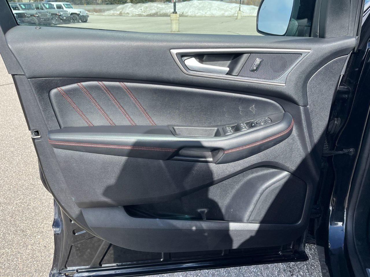 2021 Ford Edge ST Line AWD Photo