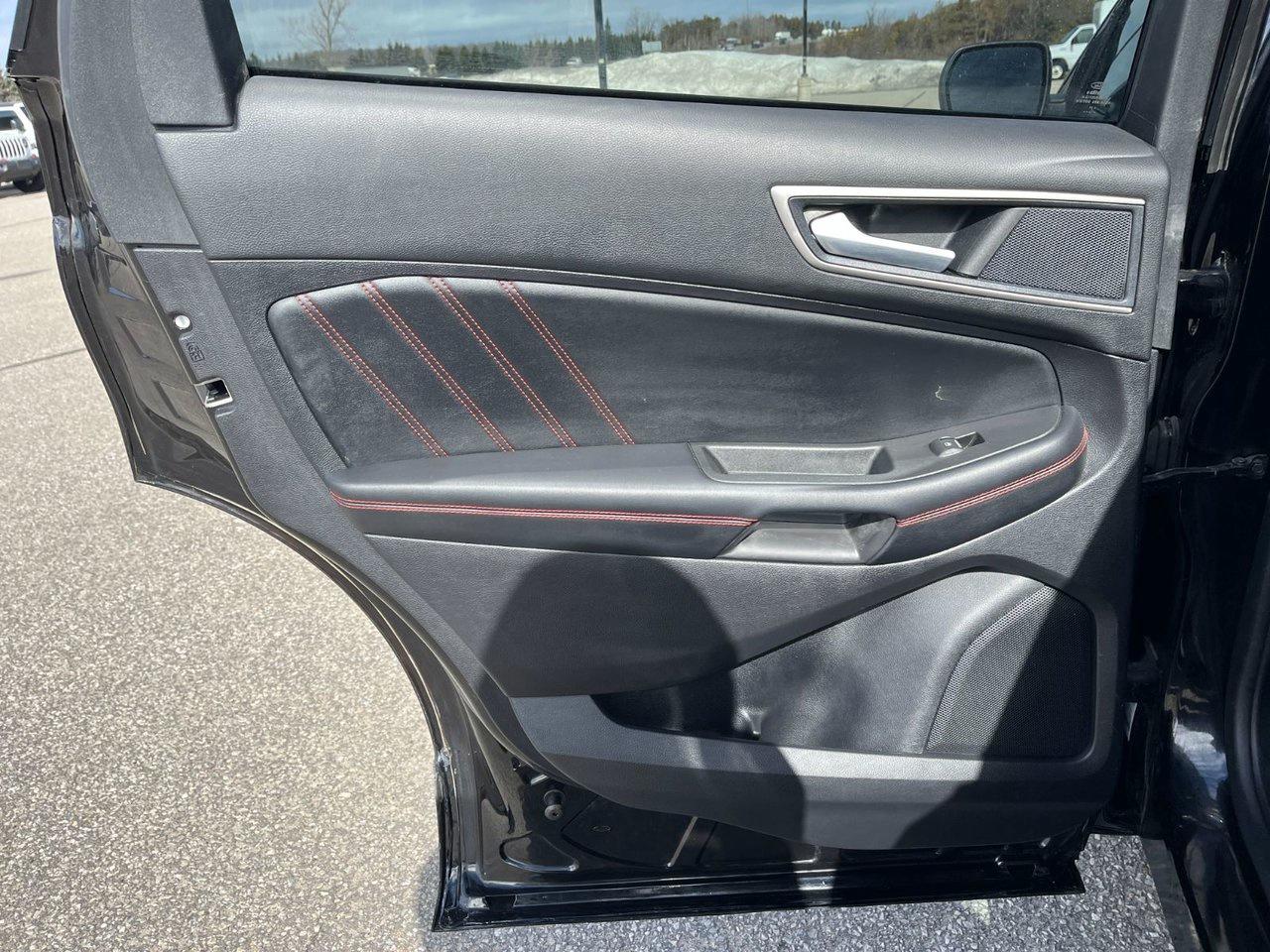 2021 Ford Edge ST Line AWD Photo